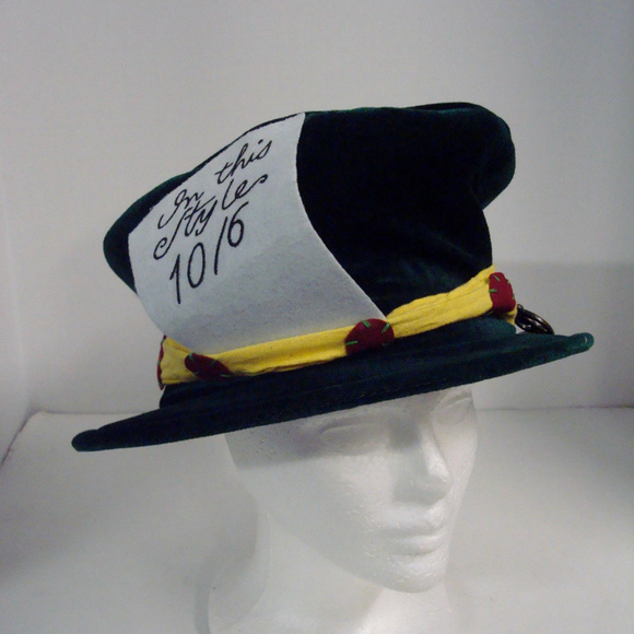 Accessories - Alice in Wonderland Mad Hatter Costume Hat Accessories - Alice in Wonderland Mad Hatter Costume Hat